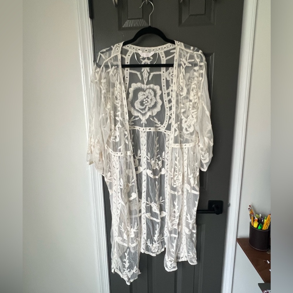 Lauren Conrad Elegant Sheer White Lace Kimono
